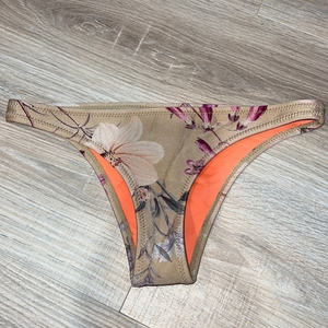 TRIANGL‎ bikini bottoms cream floral pattern